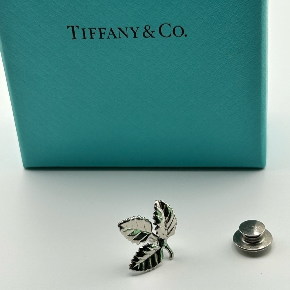 Tiffany & Co Estate Leaf Brooch/Lapel Pin - Picture 6 of 11